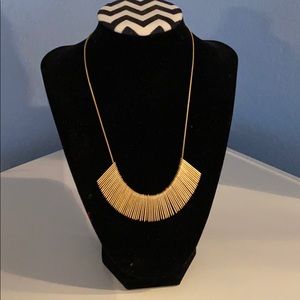3/15 deal! Guess necklace NWT!